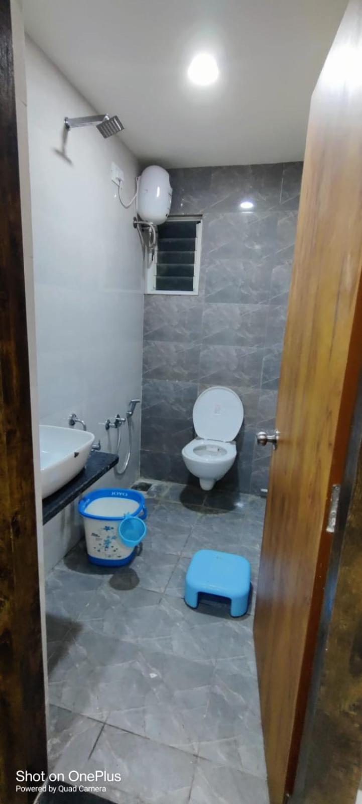 Hotel Aarna Palace Vadodara Buitenkant foto