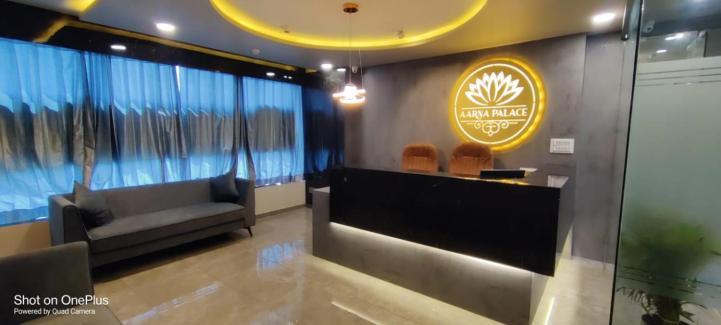 Hotel Aarna Palace Vadodara Buitenkant foto